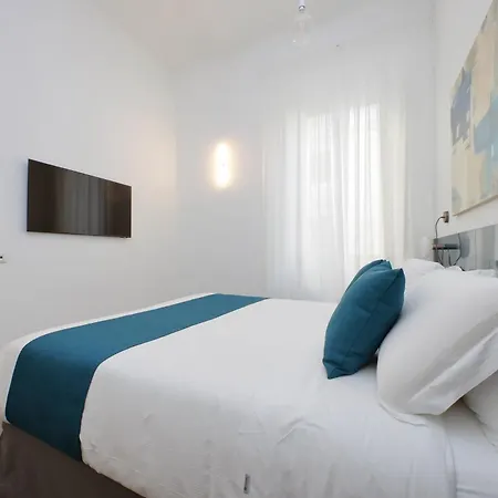 Youcomehere - Montebello בית הארחה