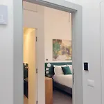 Youcomehere - Montebello Πανσιόν