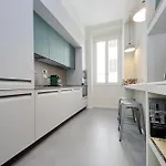 Affittacamere Youcomehere - Montebello Roma
