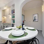 Affittacamere Youcomehere - Montebello 4*